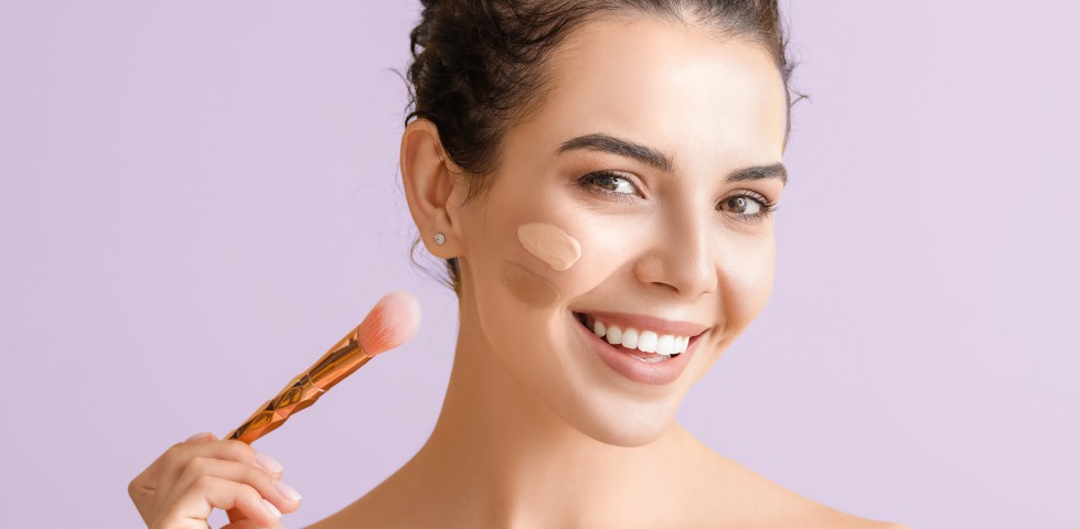 Foundation auftragen: Mit diesen Tipps klappt es
