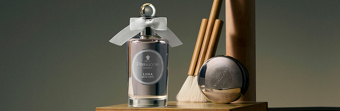 Banner Luna